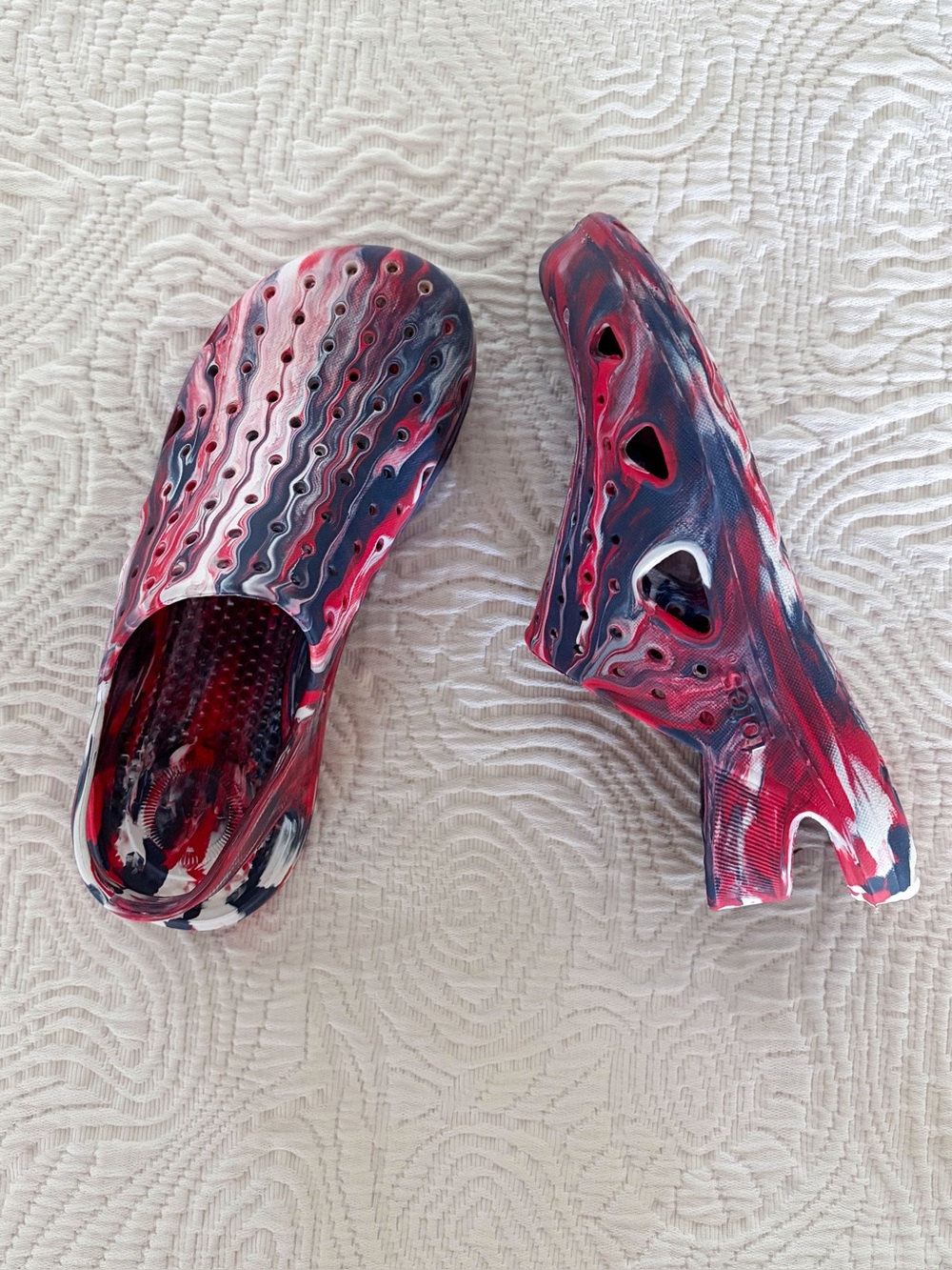 totes Kid’s Red White & Blue Marbled Shoe